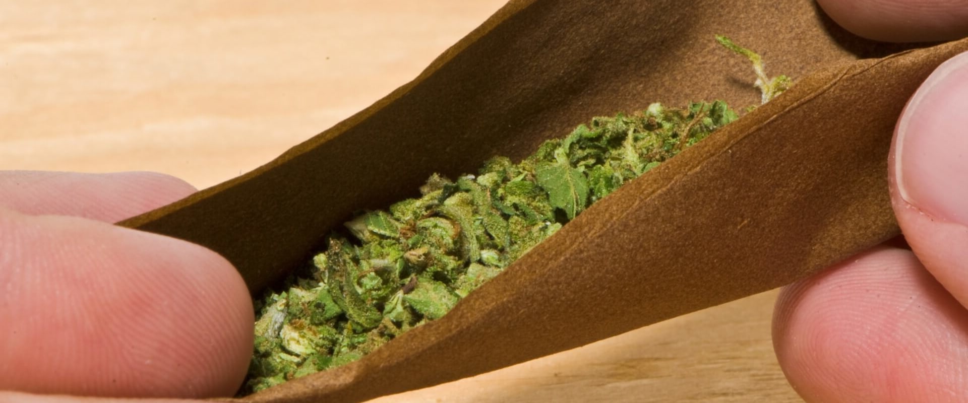 The Difference Between Hemp Wraps and Blunt Wraps Explained
